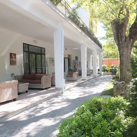 بيت شباب Stella Marina تْشيزيناتيكو