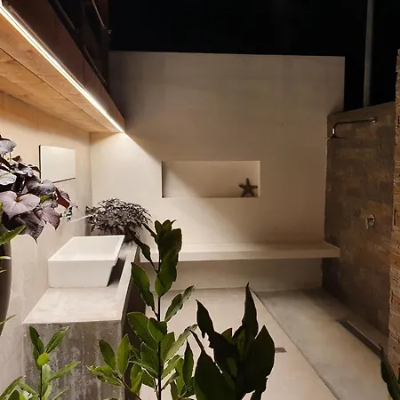 Stella Marina Hostel *