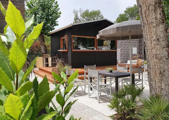 Stella Marina Hostel *